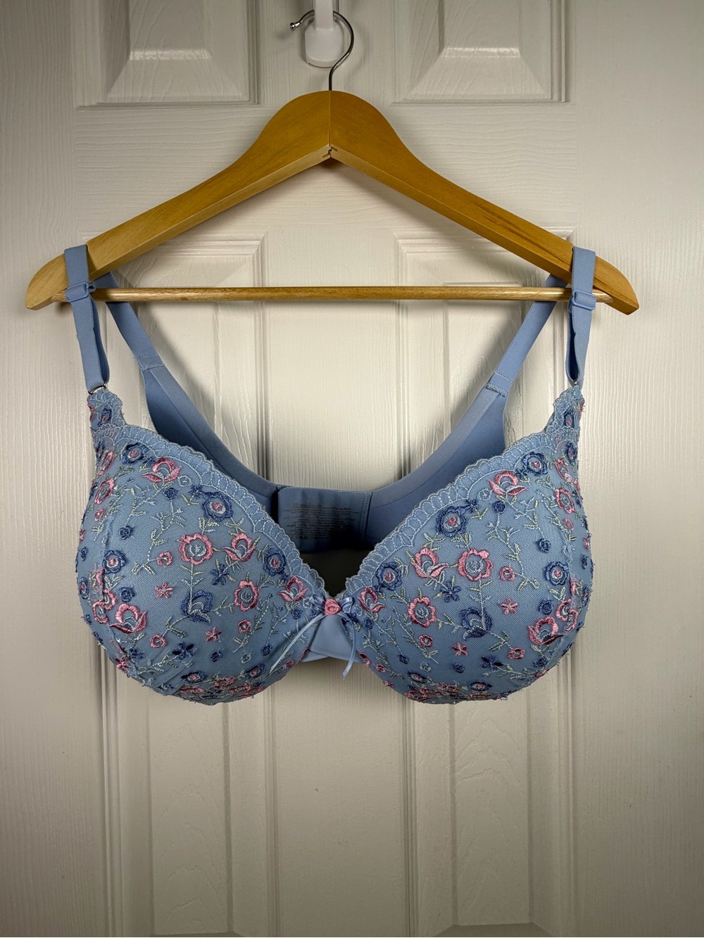 La Vie En Rose Floral Embroidered Bra 38D Coquette Feminine Lingerie Sleek Back